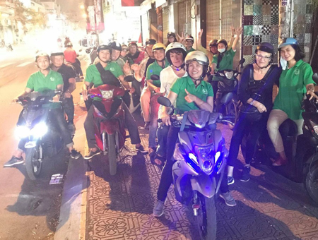 Ho Chi Minh City Street Foodtour (In the evening - by motorbike)